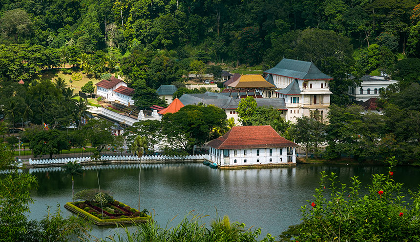 Kandy-City-View-and-Temple-of-the-Sacred-Tooth-Relic-Kandy-Sri-Lanka